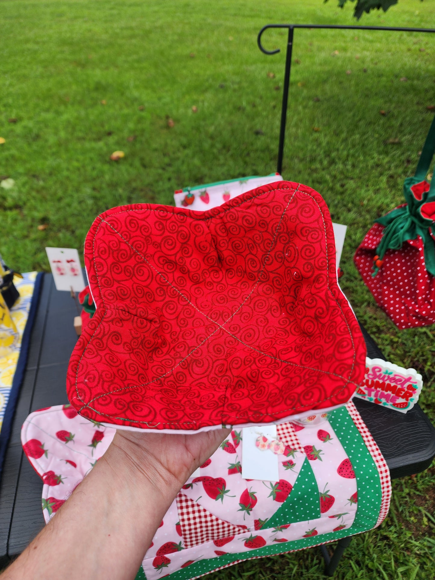 Reversible Strawberry Bowl Cozy Holder