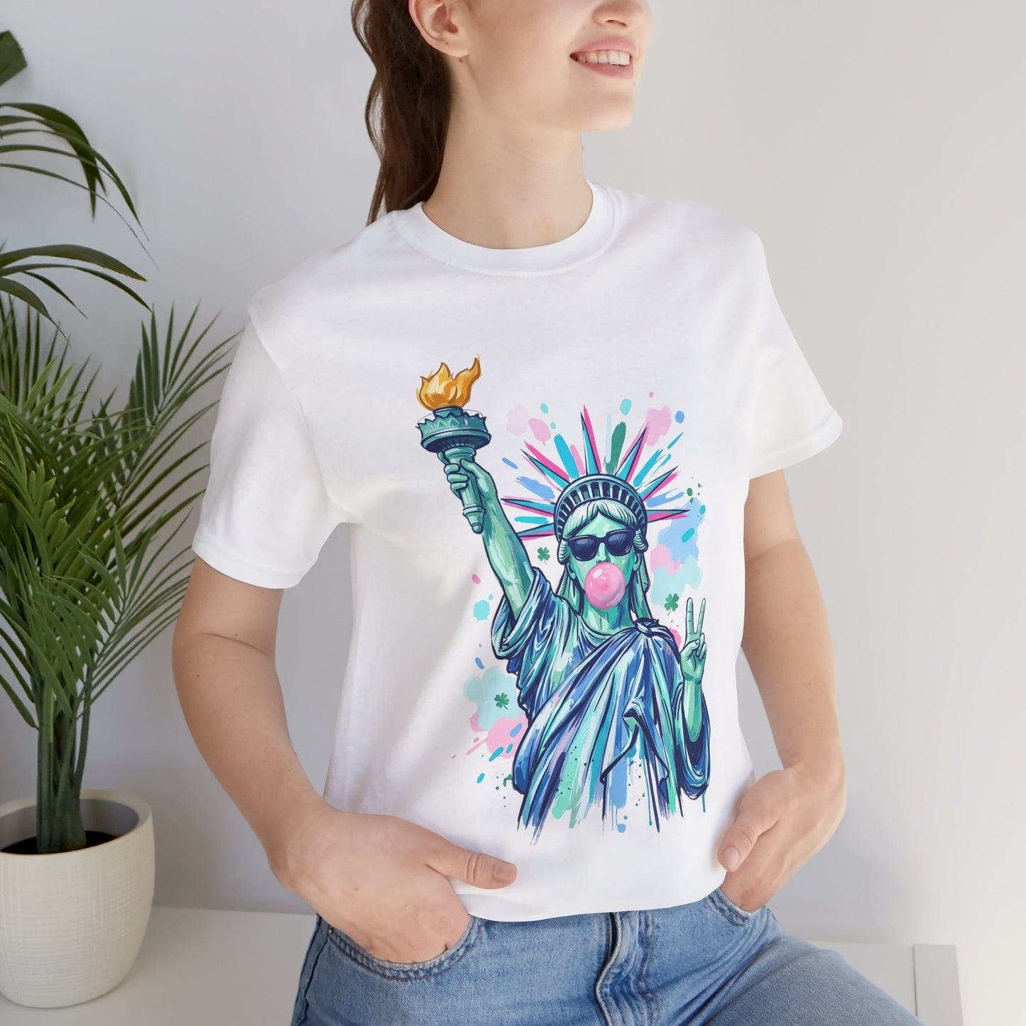 Statue of Liberty Bubblegum Tee — Retro Patriotic Graphic T-Shirt