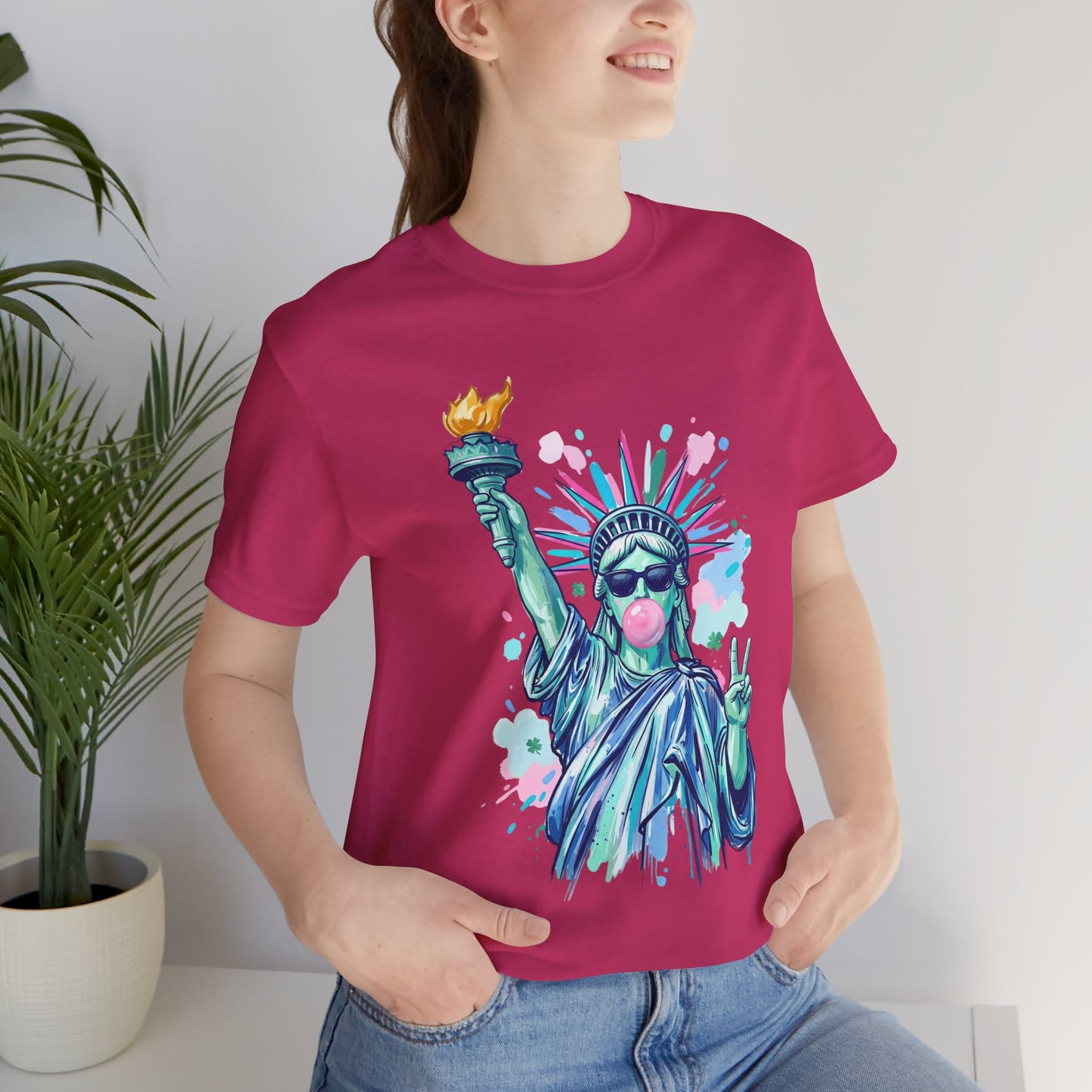 Statue of Liberty Bubblegum Tee — Retro Patriotic Graphic T-Shirt