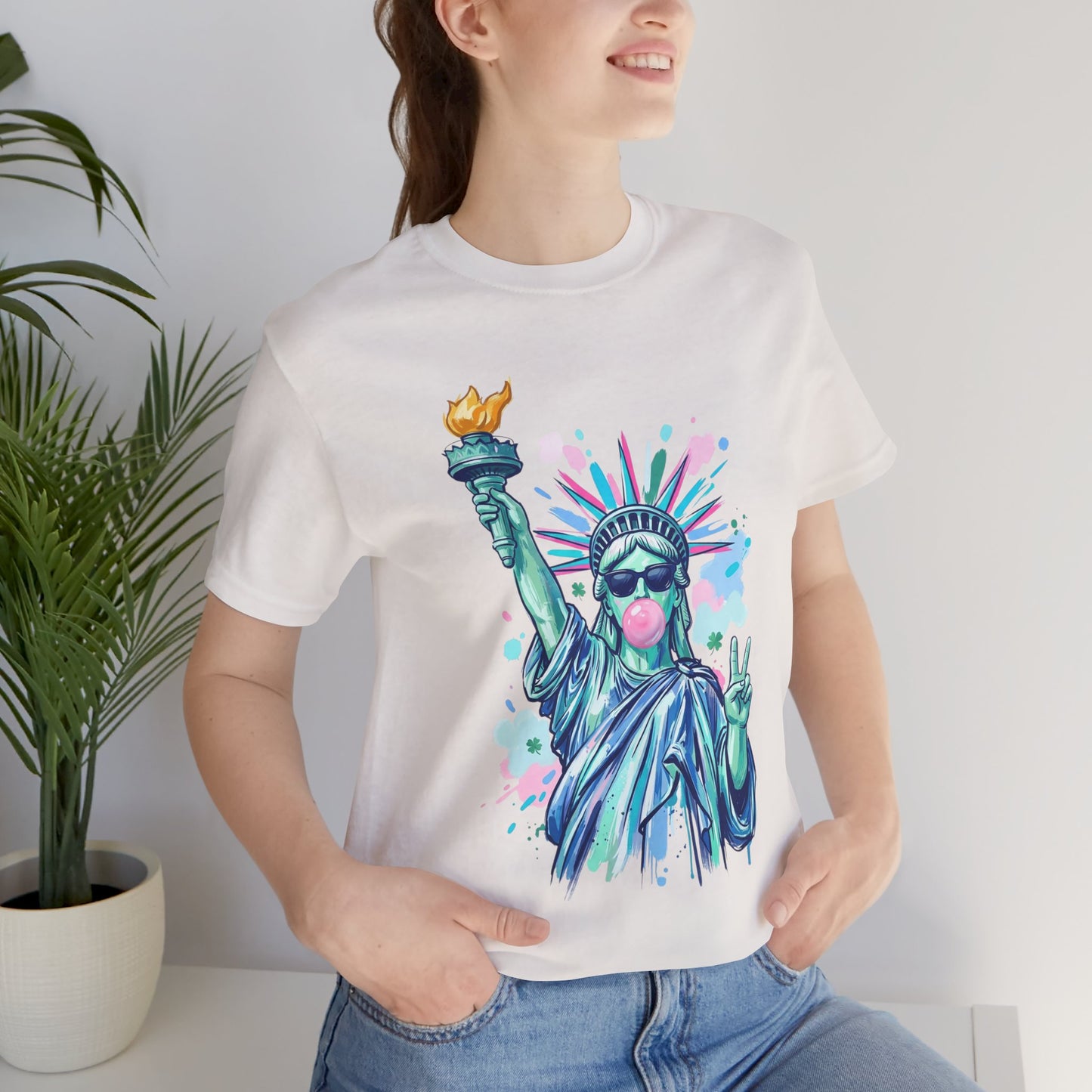 Statue of Liberty Bubblegum Tee — Retro Patriotic Graphic T-Shirt