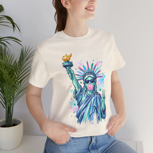 Statue of Liberty Bubblegum Tee — Retro Patriotic Graphic T-Shirt